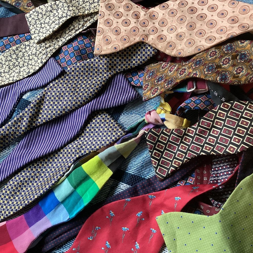 MAKE ME AN OFFER  Bundle of SILK gorgeous vintage ties 27 total